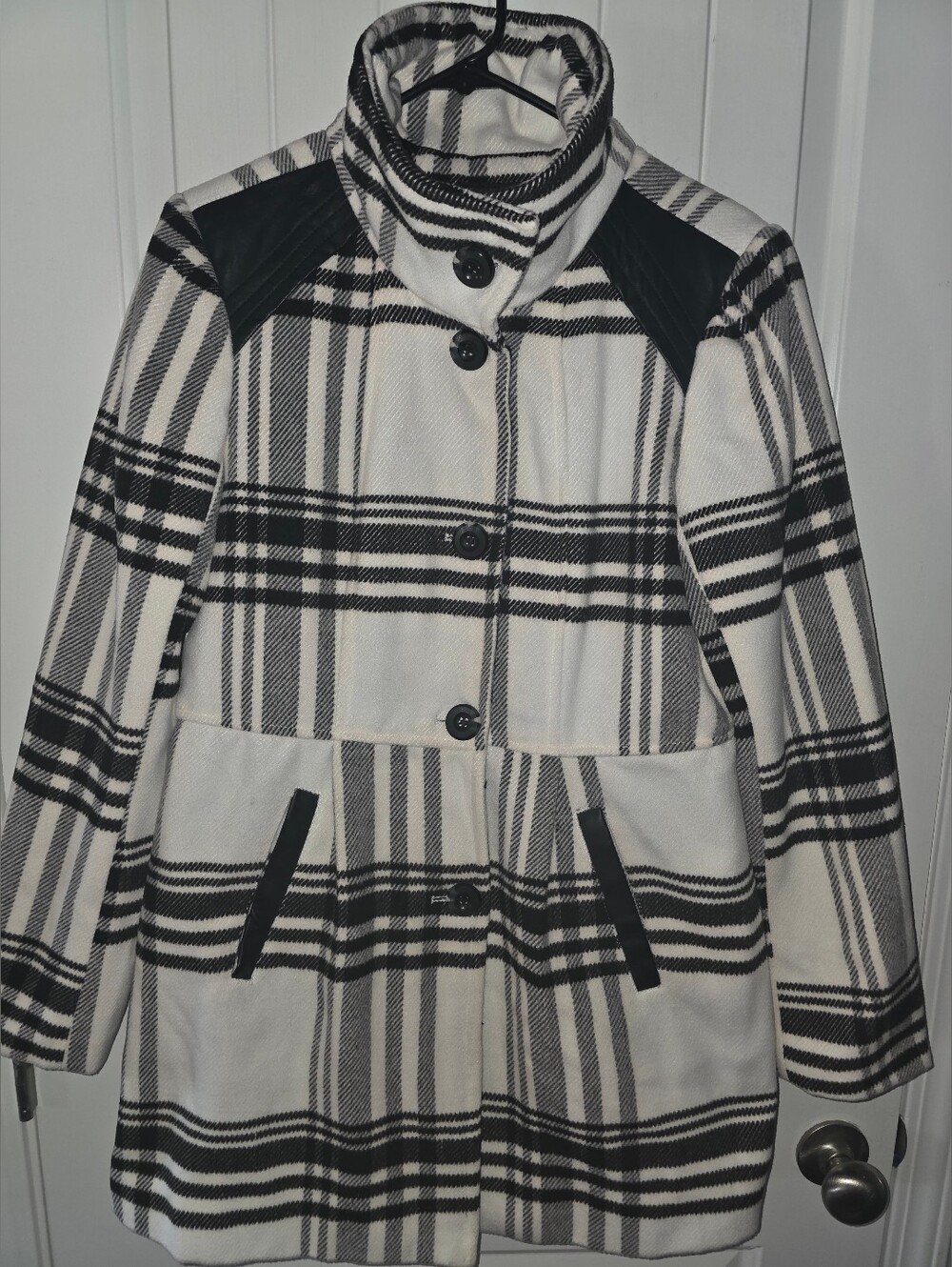 IZ Byer Black and White Plaid Double-Breasted Trench Coat EXCELLENT Condition L